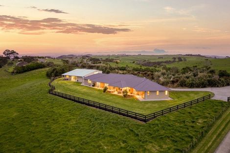 Photo of property in 1518 Old North Road, Helensville, 0875