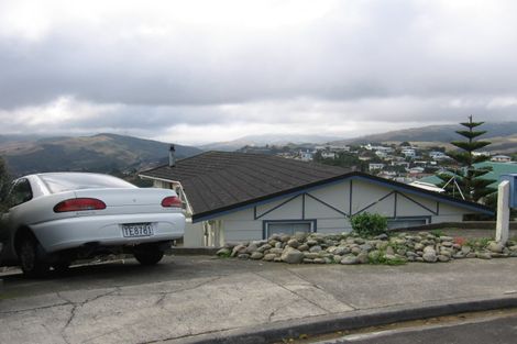 Photo of property in 12 Rice Crescent, Newlands, Wellington, 6037