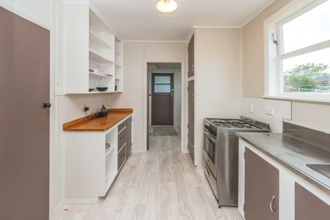 Photo of property in 35 Matipo Street, Castlecliff, Whanganui, 4501