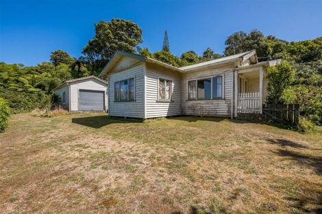 Photo of property in 46 Pekanga Road, Normandale, Lower Hutt, 5010