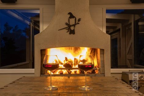 Photo of property in 10 Kaipara View Road, Helensville, 0875