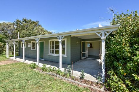 Photo of property in 24 Moreton Road, Carterton, 5713