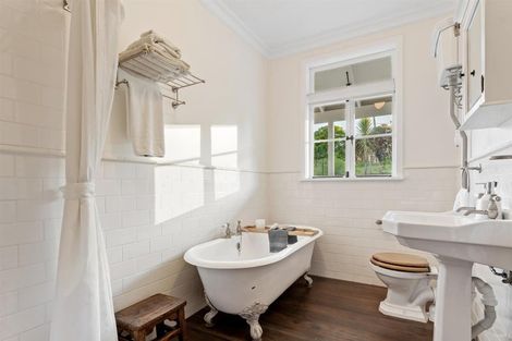 Photo of property in 203 Cape Rodney Road, Leigh, 0985