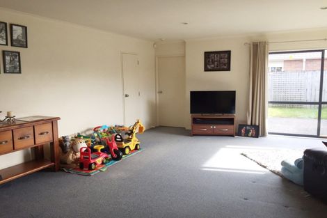 Photo of property in 4 Ettrick Lane, Papakura, 2110