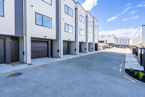 Photo of property in 22 Tukari Lane, Mangere Bridge, Auckland, 2022