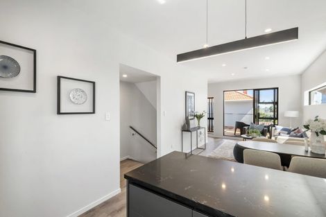 Photo of property in 2/1 Egremont Street, Belmont, Auckland, 0622