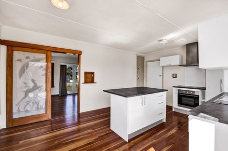 Photo of property in 8 Pacey Avenue, Hawera, 4610