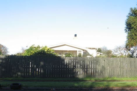 Photo of property in 2/33 Gloucester Road, Manurewa, Auckland, 2102