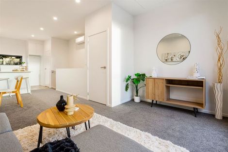 Photo of property in 7 Meg Lane, Glen Eden, 0602