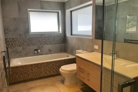 Photo of property in 50a Lewisham Street, Highland Park, Auckland, 2010