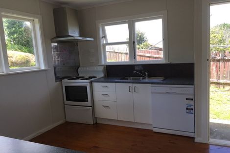 Photo of property in 41 Salford Street, Newlands, Wellington, 6037