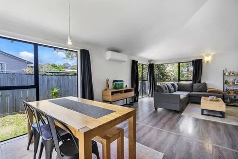Photo of property in 126 Moire Road, West Harbour, Auckland, 0618