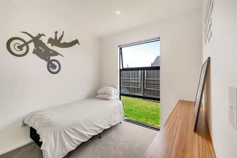 Photo of property in 17 Angus Place, Rangiora, 7400