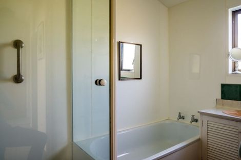 Photo of property in 3a Pukatea Street, Eastbourne, Lower Hutt, 5013