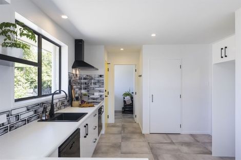 Photo of property in 21 Chadwick Place, Highbury, Palmerston North, 4412