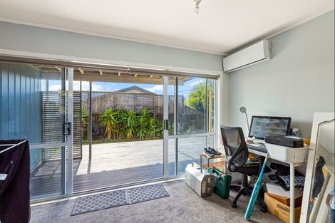 Photo of property in 1412 Whangaparaoa Road, Army Bay, Whangaparaoa, 0930