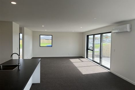 Photo of property in 5 Harry Manship Crescent, Halswell, Christchurch, 8025