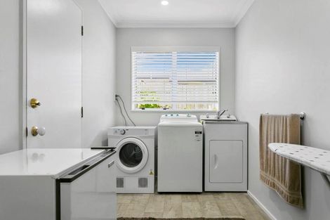 Photo of property in 2 Golders Place, Richmond Heights, Taupo, 3330