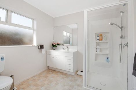 Photo of property in 25 Chesterfield Way, Orewa, 0931