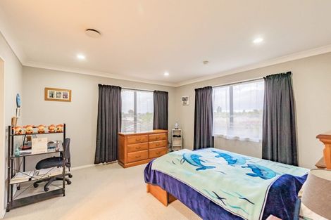 Photo of property in 18a Enderby Drive, Te Atatu Peninsula, Auckland, 0610