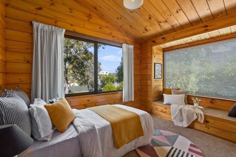 Photo of property in 2 Morlie Place, Torbay, Auckland, 0630