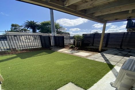 Photo of property in 7/1 Fruitvale Road, New Lynn, Auckland, 0600