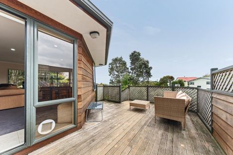 Photo of property in 10 Saint Ives Grove, Whalers Gate, New Plymouth, 4310