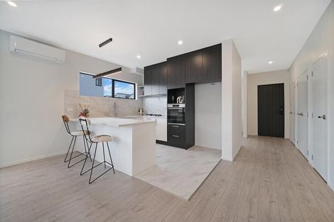 Photo of property in 73 Whare Kauri Road, Papakura, 2110