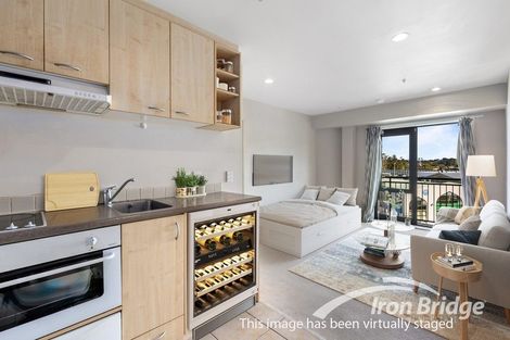 Photo of property in 4m/10 Crown Lynn Place, New Lynn, Auckland, 0600
