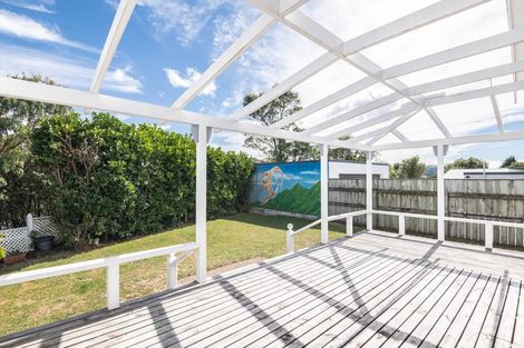 Photo of property in 14 Petherick Crescent, Johnsonville, Wellington, 6037