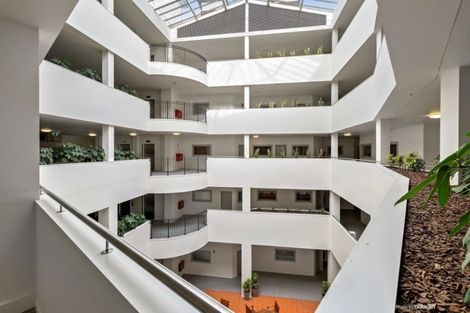 Photo of property in Stadium Garden Flats, 304/107 Thorndon Quay, Pipitea, Wellington, 6011