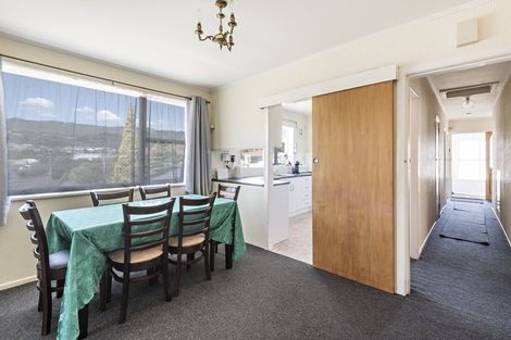 Photo of property in 20 Redwood Avenue, Tawa, Wellington, 5028