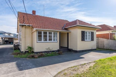 Photo of property in 19 Waiwhetu Road, Waiwhetu, Lower Hutt, 5010