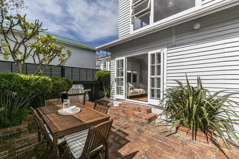 Photo of property in 15 Omar Street, Khandallah, Wellington, 6035