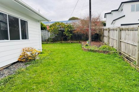 Photo of property in 1/22 Becroft Drive, Forrest Hill, Auckland, 0620