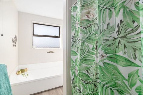 Photo of property in 10 Glenbyre Place, Bromley, Christchurch, 8062