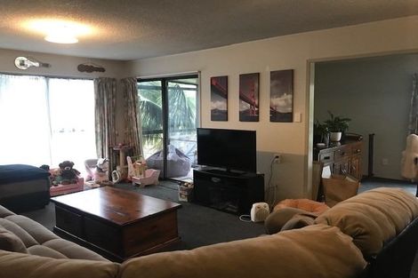 Photo of property in 1/17 Mossford Green, Pahurehure, Papakura, 2113