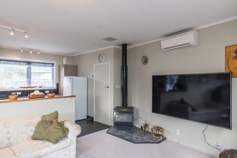 Photo of property in 320 Te Moana Road, Waikanae, 5036