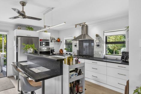 Photo of property in 25 Hanawera Ridge Road, Manakau, Otaki, 5583