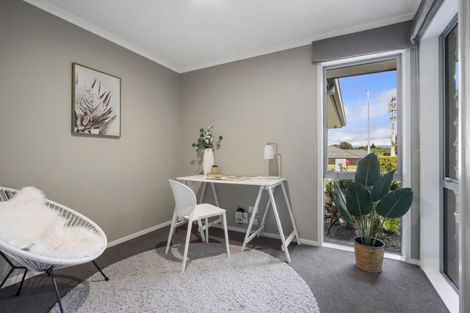 Photo of property in 60 Kayelene Place, Omokoroa, 3114