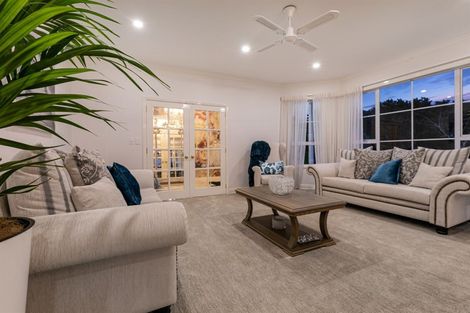 Photo of property in 27 Almond Grove, Greenhithe, Auckland, 0632