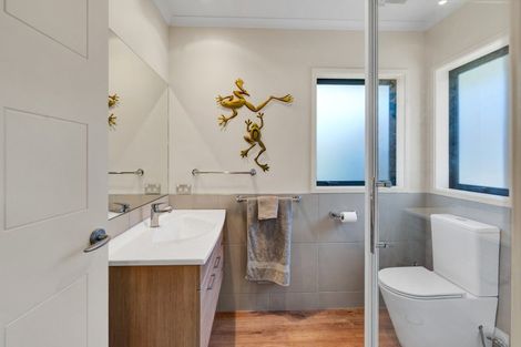 Photo of property in 32b Ainslee Street, Highlands Park, New Plymouth, 4312