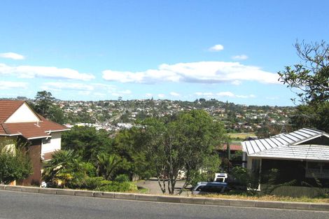 Photo of property in 2/4 Carlisle Road, Browns Bay, Auckland, 0630