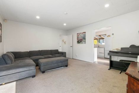 Photo of property in 27 Contessa Drive, Glenfield, Auckland, 0629