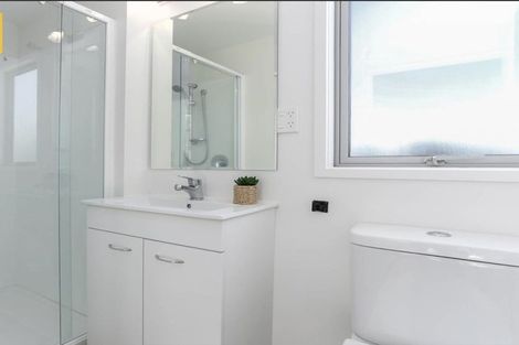 Photo of property in 2/8 Paul Place, Pakuranga, Auckland, 2010