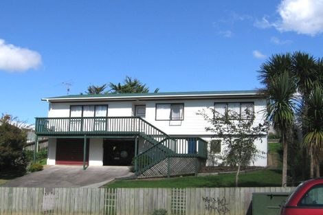 Photo of property in 13 Applewood Drive, Henderson, Auckland, 0612