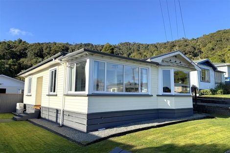 Photo of property in 17 Ashmore Avenue, Cobden, Greymouth, 7802