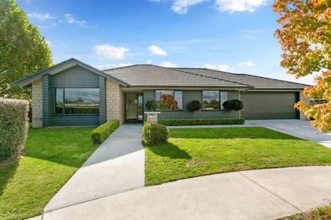 Photo of property in 28 Lilac Close, Cambridge, 3434