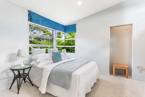 Photo of property in 40 Kittiwake Drive, Schnapper Rock, Auckland, 0632