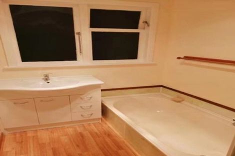 Photo of property in 32 Arapiko Street, Johnsonville, Wellington, 6037